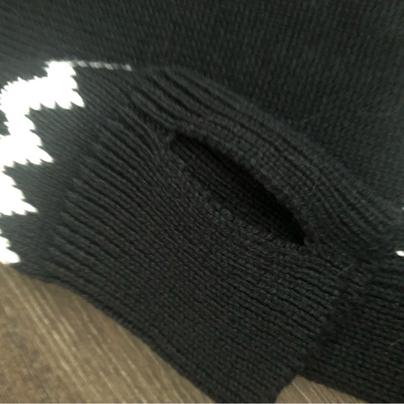 Fabulous sweater! New! Zipper in the left shoulder, fingers holes - Picture 6 of 6